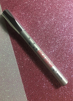 Benefit Cosmetics Benefit high brow aydınlatıcı kalem