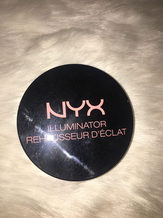 Nyx aydınlatıcı , inci / şampanya arası