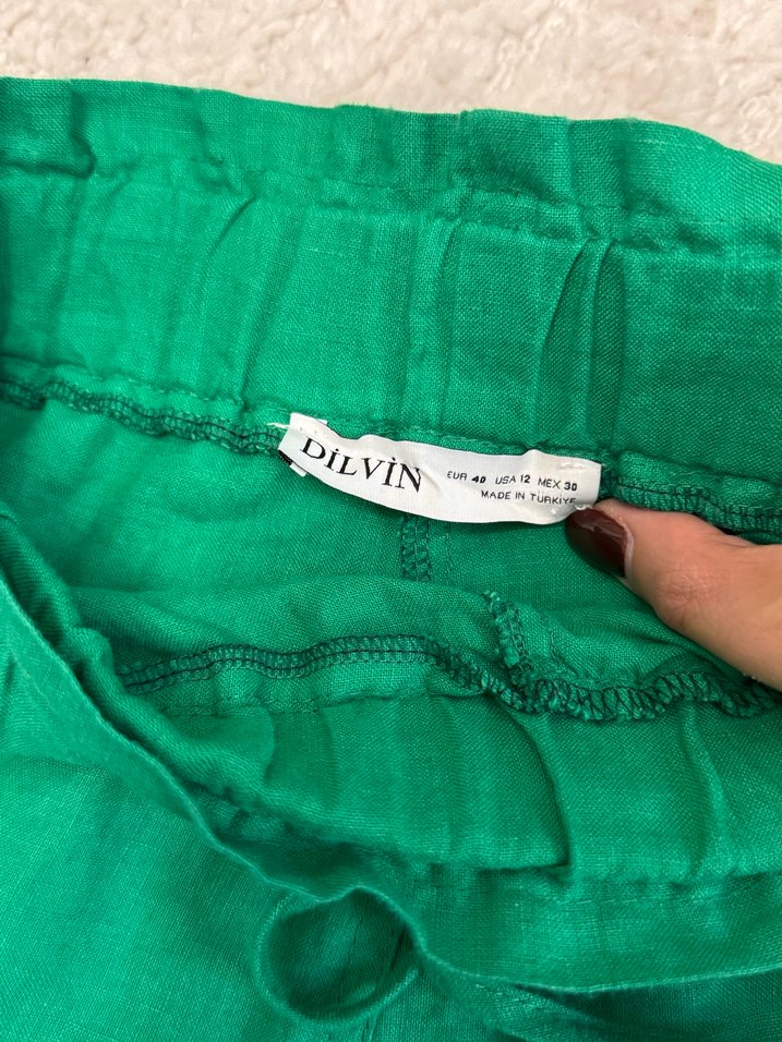 Yeşil Kemerli Keten Mini Şort - Görsel 3