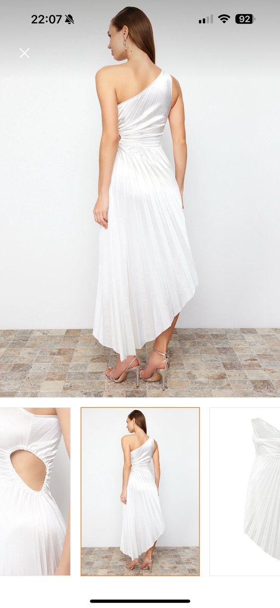 Beyaz Straplez Piliseli Uzun Elbise - Görsel 5