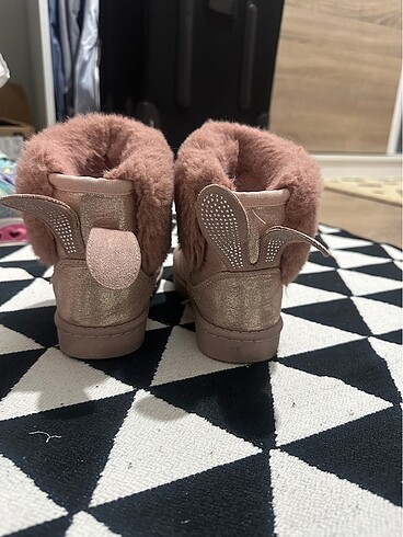 30 Beden Kız çocuk tüplü bot.