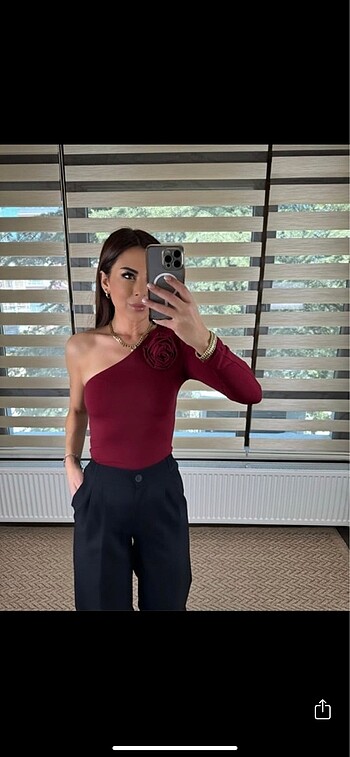 Bordo tek omuz gül detay bluz