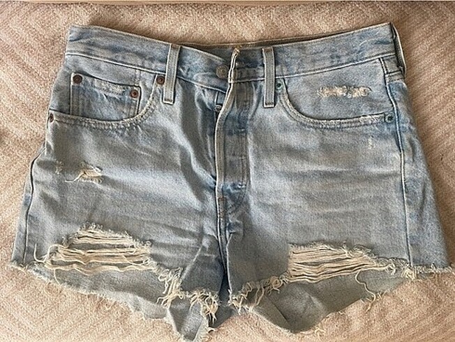 Levi's yüksek bel kısa şort