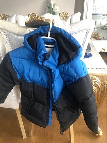 Zara marka orj 7 yaş şişme mont, bir sezon aralıklı temiz kullan