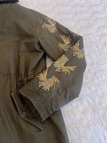İpekyol 36 yazıyor 34-36-38 uyumlu pul işlemeli parka. Az ve tem - Görsel 6