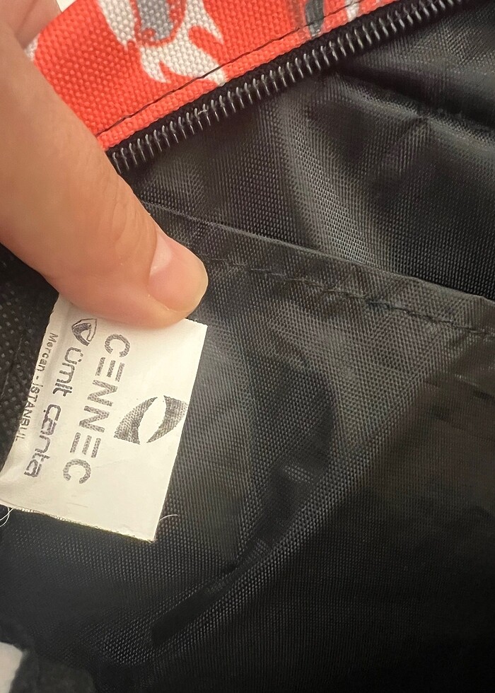 Boynerden Ümit marka lisanslı orj ilkokul çantası, az ve temiz k - Görsel 5