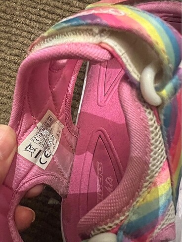 32 Beden pembe Renk Skechers orj 32 no light ışıklı sandalet, az ve temiz kullanıldı