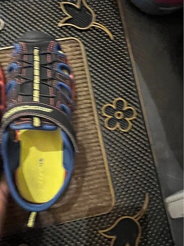 35 Beden Skechers orj 35 no sandalet, az ve temiz kullanıldı, makinada y