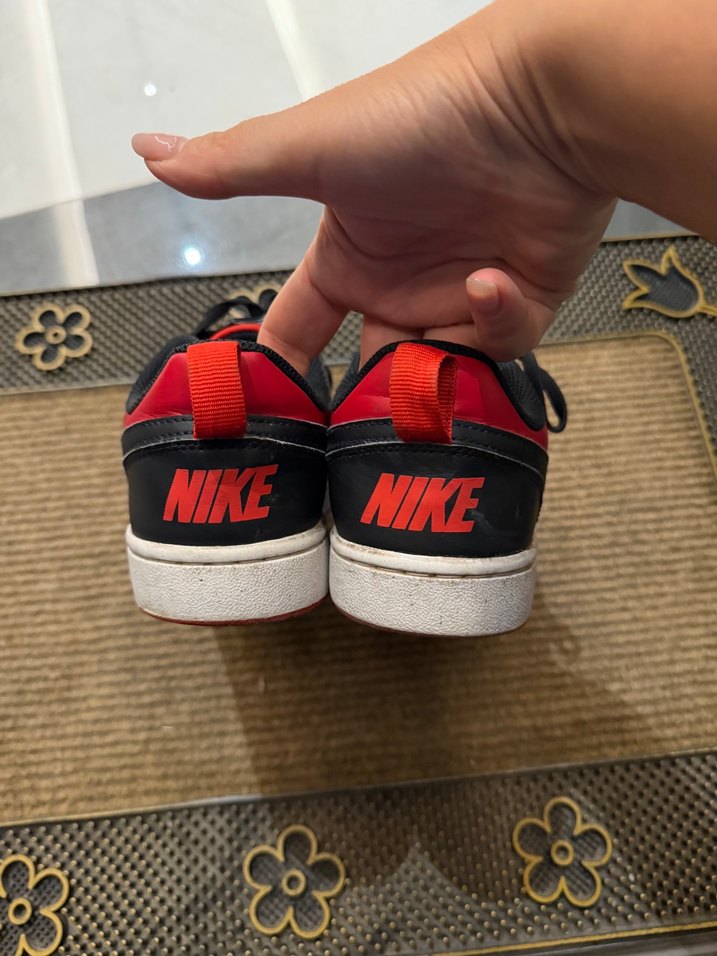 Nike Siyah-Kırmızı Erkek Spor Ayakkabı — görsel 5/8