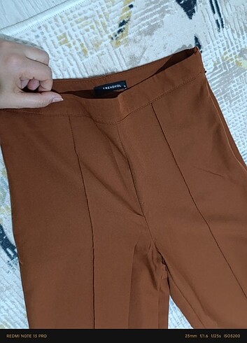 Kahverengi kumaş kısa pantolon 