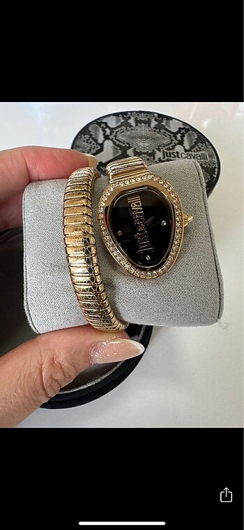 Just cavalli saat