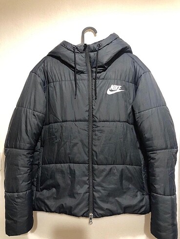 Nike puf mont