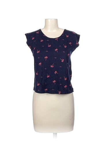 Mango T-shirt %70 İndirimli.