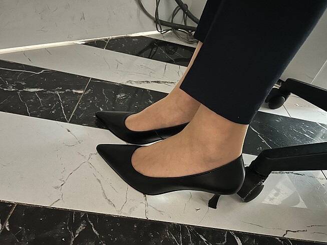 Vince Kadın siyah deri topuklu ayakkabı Vince camuto