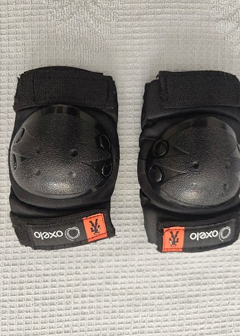 Siyah Decathlon kol koruma ekipmanı
