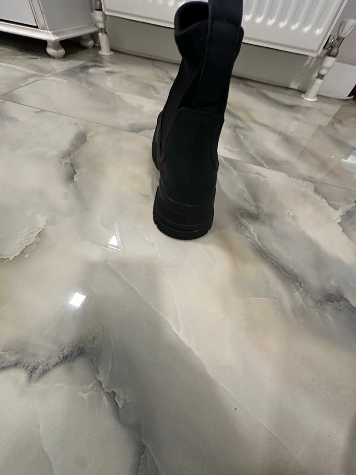 Zara 41 numara bot yepyeni bi kere giyildi tertemiz - Görsel 4