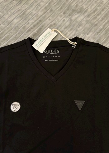 Guess Siyah V Yaka Kısa Kollu Kadın Tişört - Görsel 4