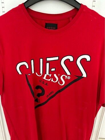 Guess Orjinal Guess L beden tişört sorunsuz sıkıntısız