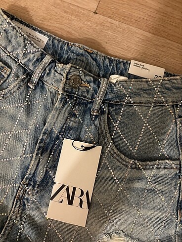 32 Beden mavi Renk Zara taşlı jean şort