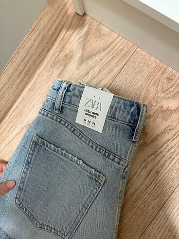 xs Beden Zara taşlı jean şort