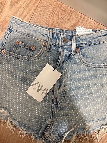 Zara Zara taşlı jean şort