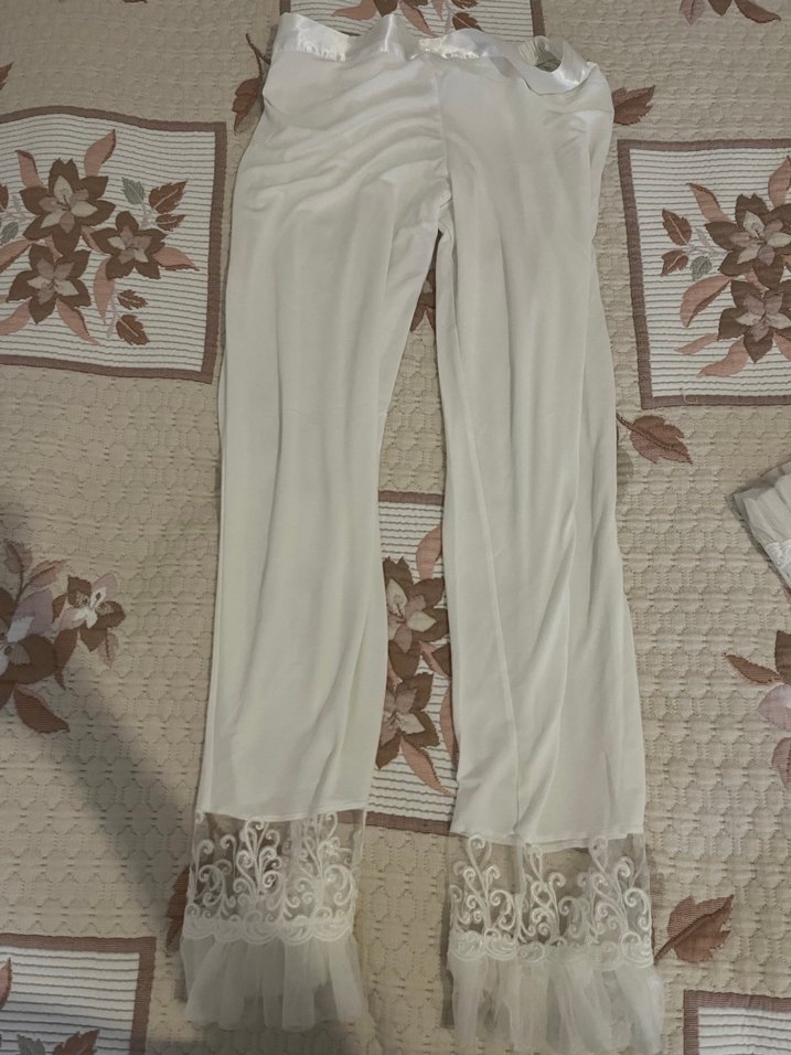 Uzun Kollu Beyaz Kadın Pijama Takımı - Görsel 4