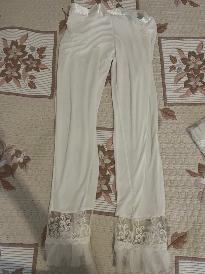 Uzun Kollu Beyaz Kadın Pijama Takımı - Görsel 5