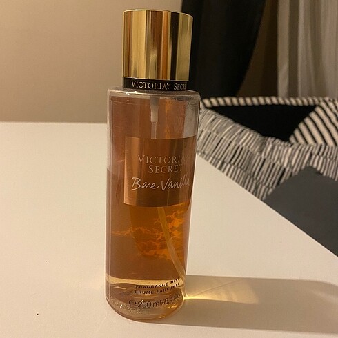 Victorias secret bare vanilla vücut spreyi