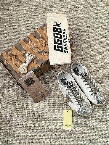 Golden Goose Deluxe