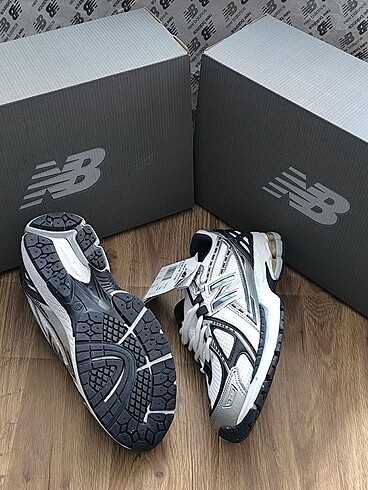 42 Beden New Balance 1906R