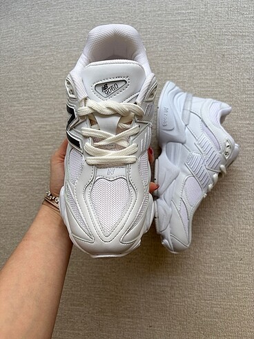New Balance New Balance 9060 Triple White