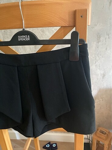 xs Beden Orijinal Zara xs beden kışlık mini şort (yeni )