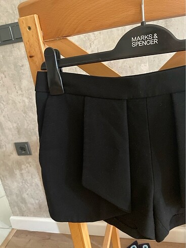 Zara Orijinal Zara xs beden kışlık mini şort (yeni )