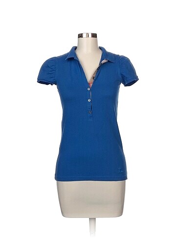 Burberry T-shirt %70 İndirimli.