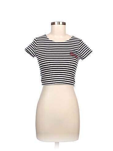 Mango T-shirt %70 İndirimli.
