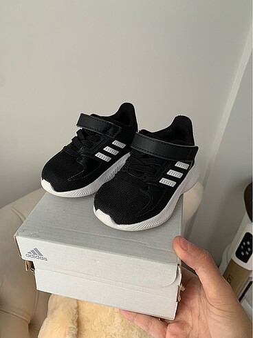 Adidas Orjınal spor ayakkabı