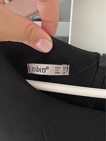 Siyah taşlı elbise - Görsel 3