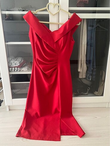 Kırmızı elbise - Görsel 4