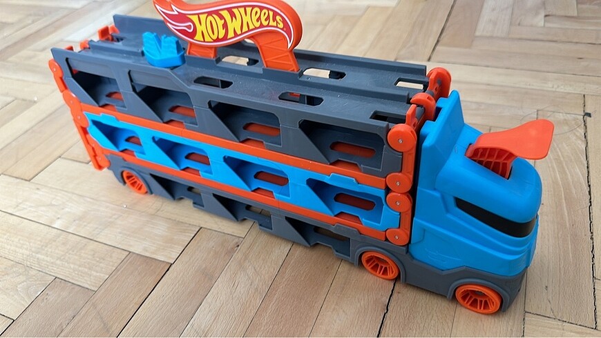 Hot wheels tır