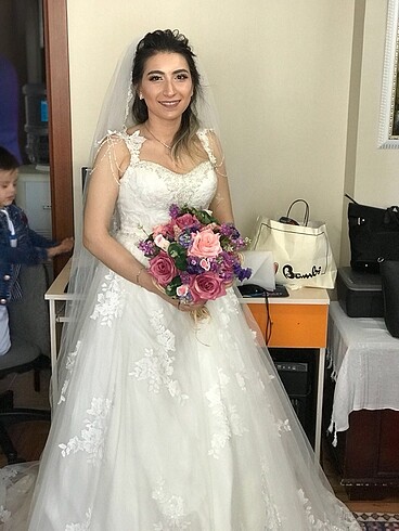 Oleg Cassini A model harika gelinlik