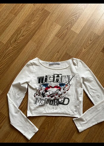 Bershaka markaKadın Baskılı Uzun Kollu Crop