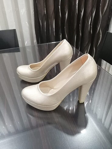 Topuklu ayakkabı - Görsel 4