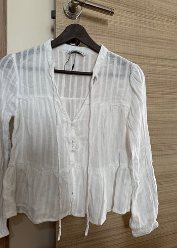 Stradivarius Beyaz Keten V Yaka Düğmeli Kadın Gömlek - Görsel 2