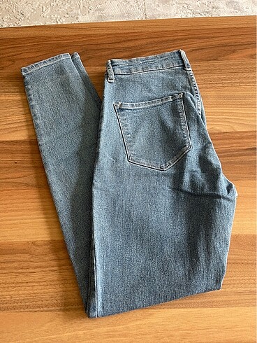 Bershka Jean