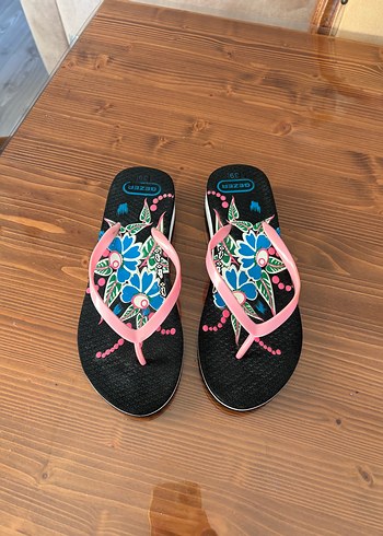 39 Beden Gezer Pembe Çiçekli Dolgu Topuk plaj Terlik