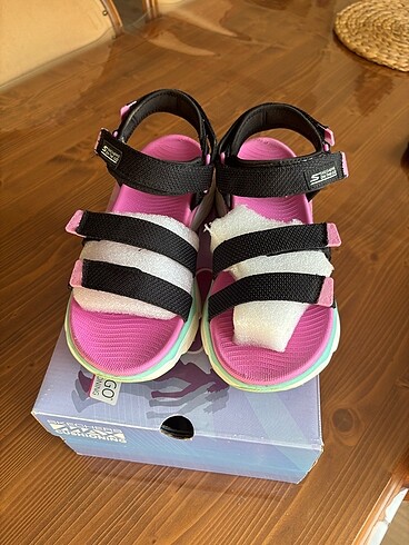 Skechers sandalet