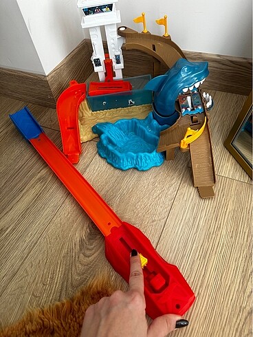 Beden Renk Hot wheels köpek balığo seti ve fırlatma seti