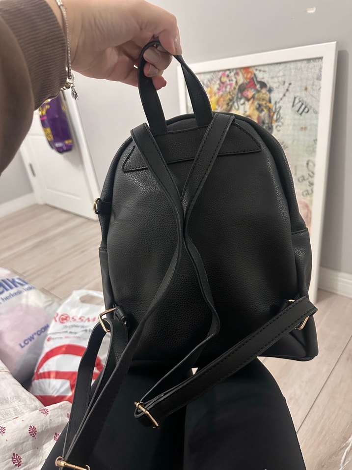 Fabrika Marka Siyah Deri Zincir Detaylı Sırt Çantası - Görsel 3