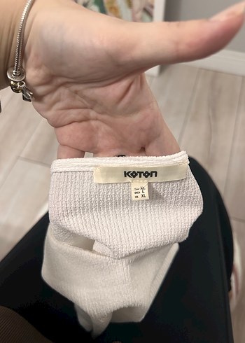 Kadın Beyaz Keten Bluz, Tekne Yaka, Kısa Kollu - Görsel 2