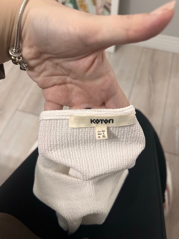 Kadın Beyaz Keten Bluz, Tekne Yaka, Kısa Kollu - Görsel 2